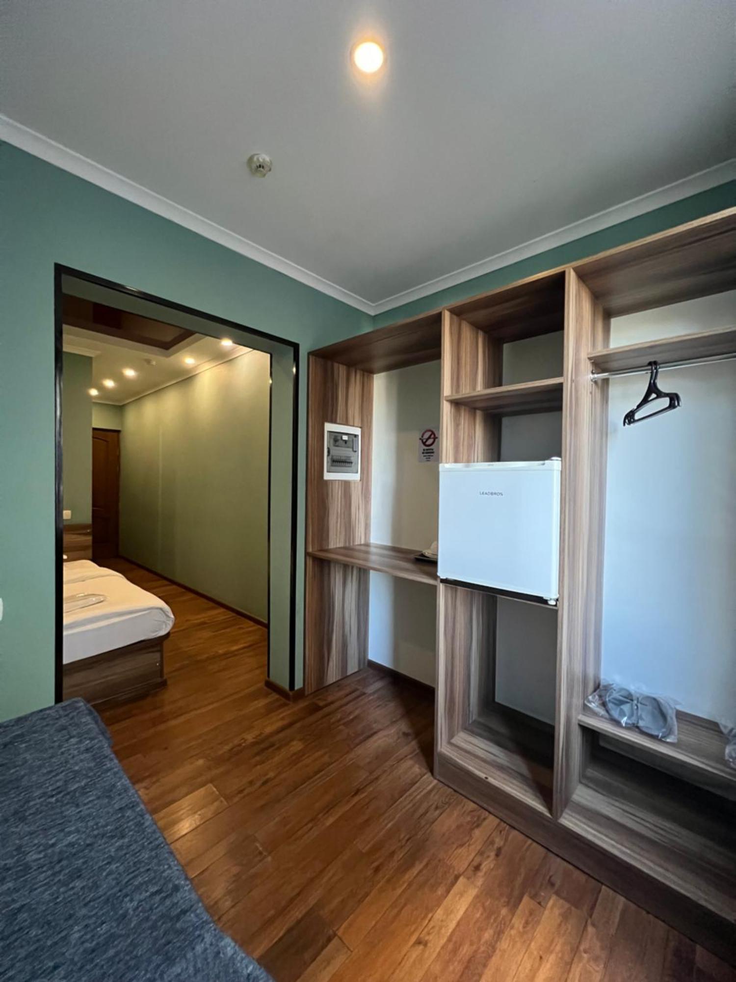 Salut Hotel Bishkek Exterior photo