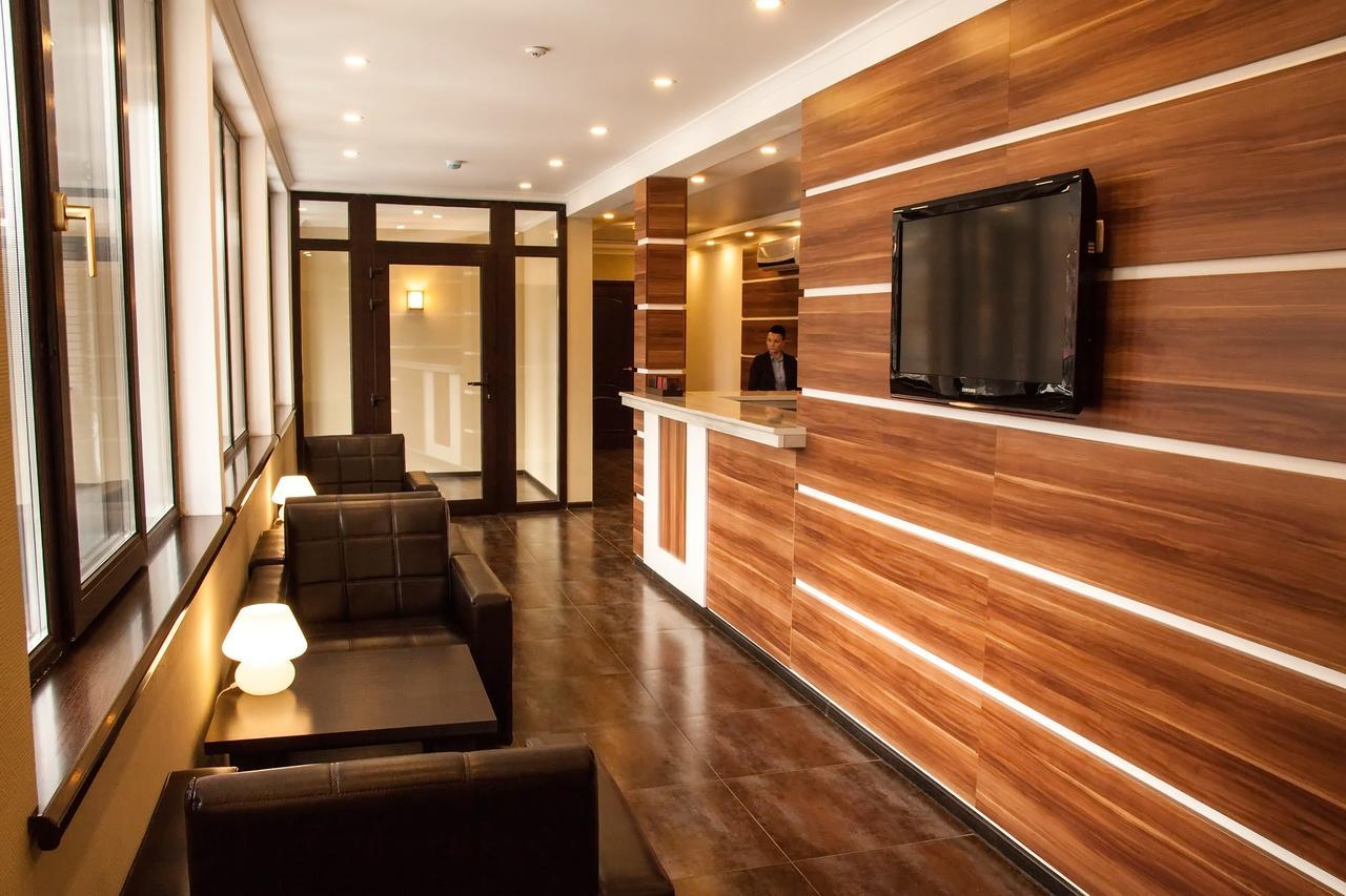 Salut Hotel Bishkek Exterior photo