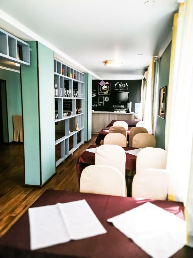 Salut Hotel Bishkek Exterior photo