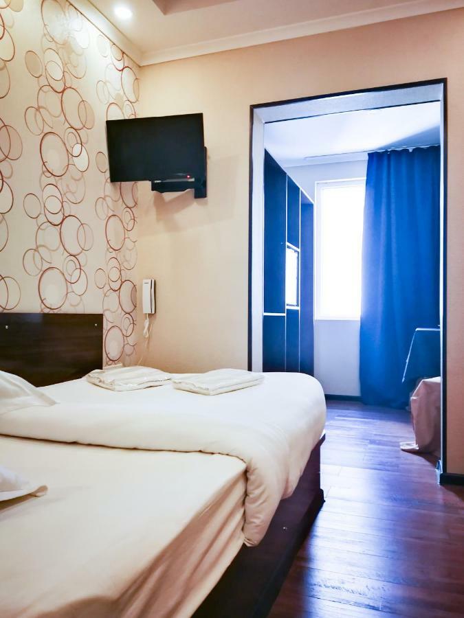 Salut Hotel Bishkek Exterior photo