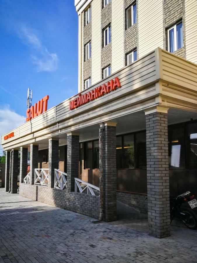 Salut Hotel Bishkek Exterior photo